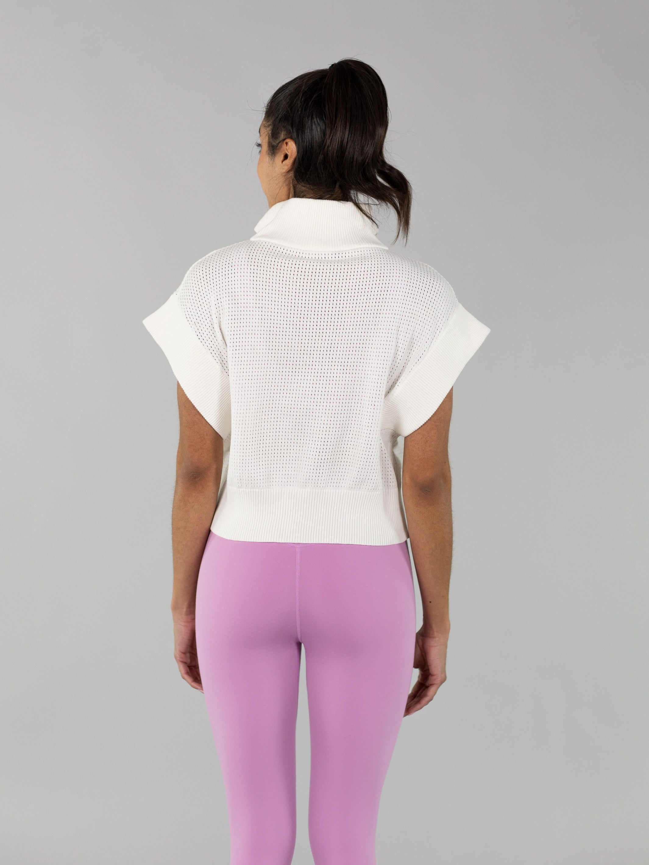 (取寄) バーリー レディース フルトン クロップド ニット Varley women Fulton Cropped Knit  White Varley Fulton Cropped Knit in Snow White | REVOLVE