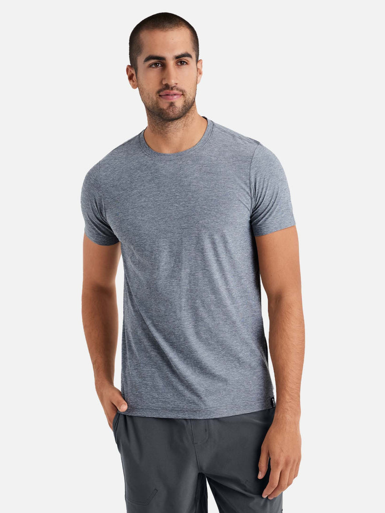 Update your workout essentials with this men's tee from our Souluxe  sportswear collection.   #MatalanME #Mens #…